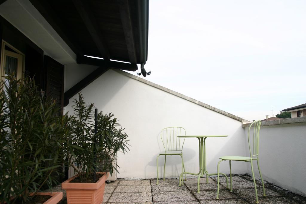 B&B La Mansardina Torri di Quartesolo Szoba fotó